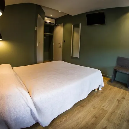 Hotel Le Pont Neuf