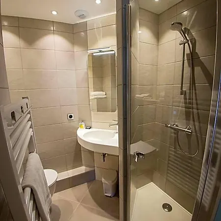 Le Pont Neuf Hotel 2*