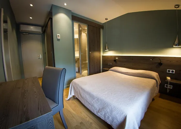 Le Pont Neuf Hotel 2*